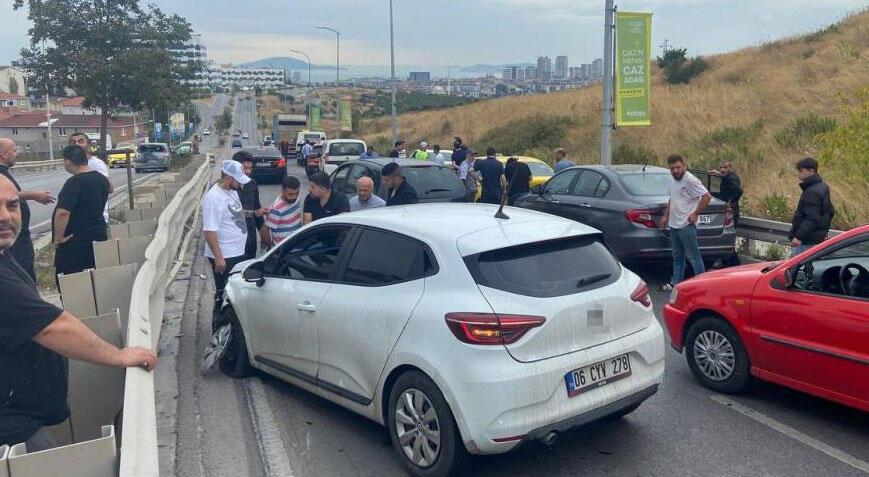 Maltepe'de vinç şoförü dehşet saçıp kaçtı! 16 araç birbirine girdi
