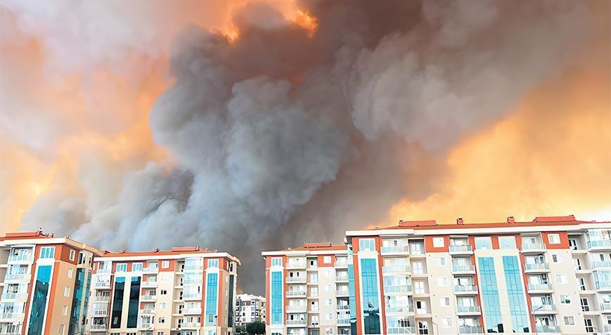 Çanakkale’de 1500 hektarlık alan yangından etkilendi: Alevler yerleşim yerlerine sıçradı