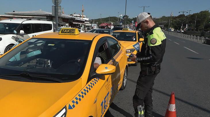 Eminönü'nde taksicilere denetim! 'Beni almadı turisti aldı'