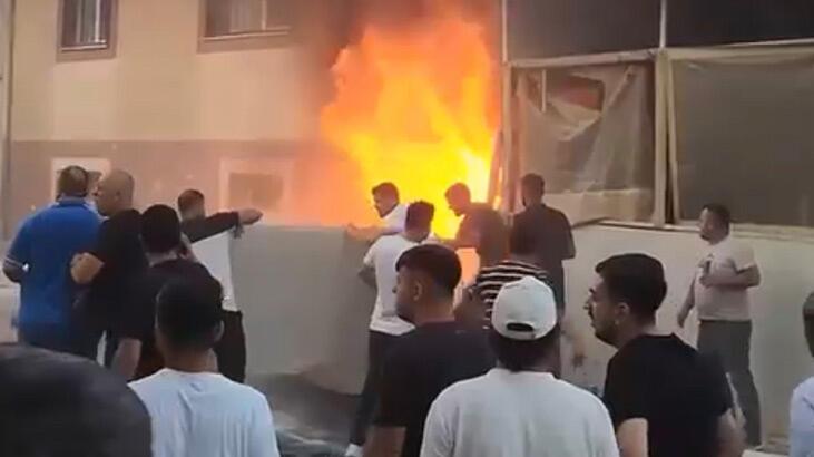 İzmir'de sigari izmariti yangına sebep oldu! 8 kişi etkilendi