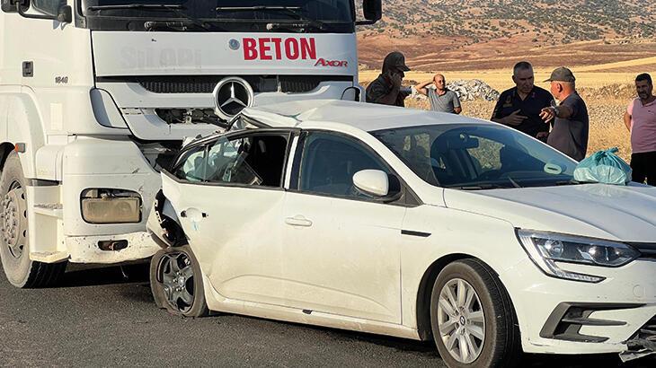 Şırnak'ta hafriyat kamyonu ile araba çarpıştı: 1 meyyit, 2 yaralı