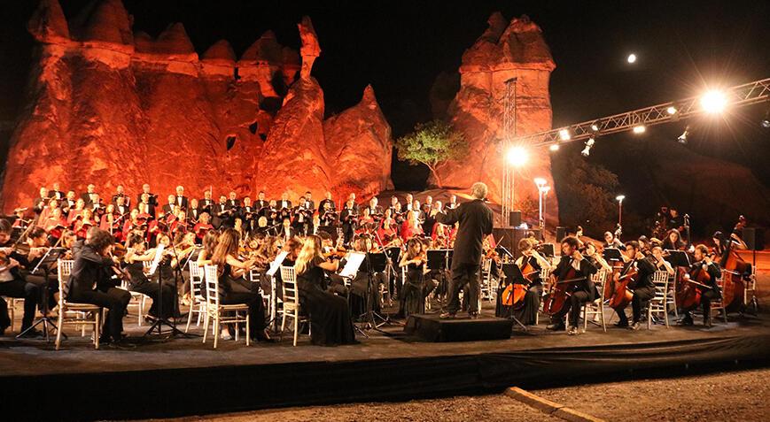 Türkiye Gençlik Filarmoni Orkestrası Devlet Çok Sesli Korosu'ndan Nevşehir'de büyüleyen konser
